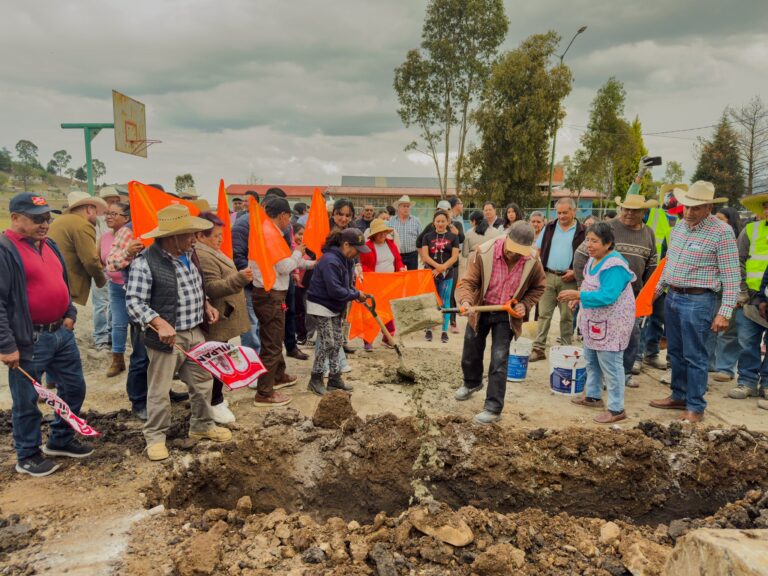 El Gobierno Municipal reiteró que continuará impulsando proyectos de infraestructura social que mejoren la calidad de vida de la población y fortalezcan la organización vecinal.